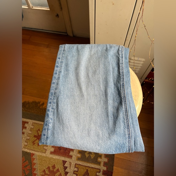 AE Strigid Low-Rise Ex-Boyfriend Jean - Picture 11 of 16